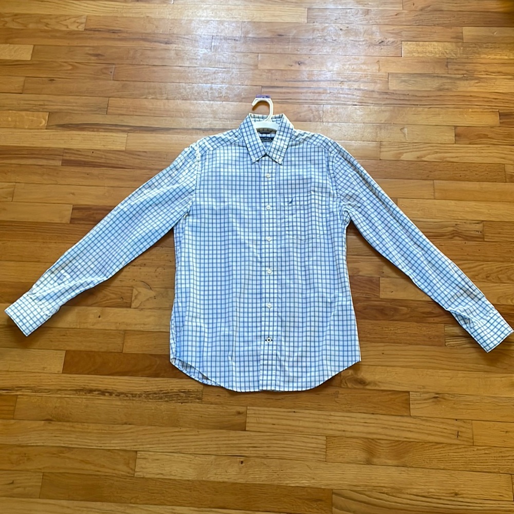 Men’s Nautica button down shirt, Small